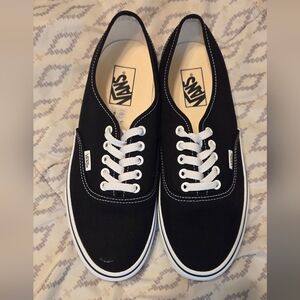 Women's/Men's Black and White Vans